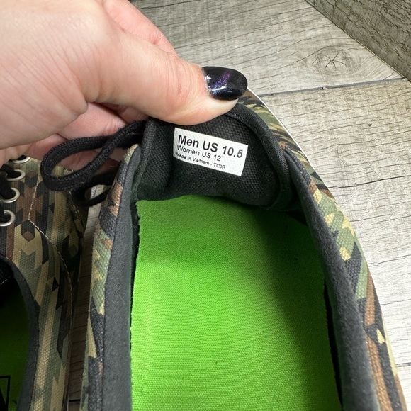 Vans dark green and black Aztec pattern classic low top sneakers size sneakers - Picture 6 of 7